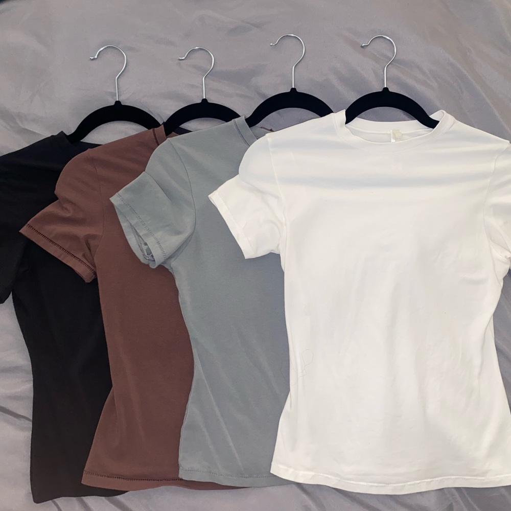 SKIMS Fits Everybody T-Shirt (Bundle)